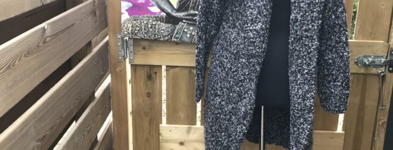 Vest lang gemeleerd zwart Vest gebreid lang gemeleerd zwart
