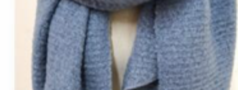 Mooie lange jeanskleur shawl 2115004 Mooie lange jeanskleur shawl